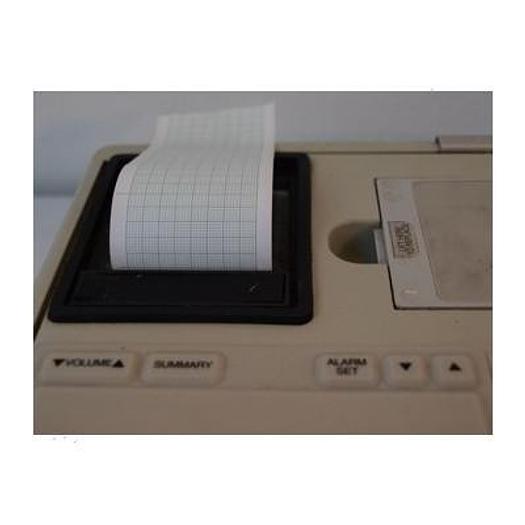 Used DEFIBRILLATOR WITH TRANSPORT SCOPE ZOLL PB1400