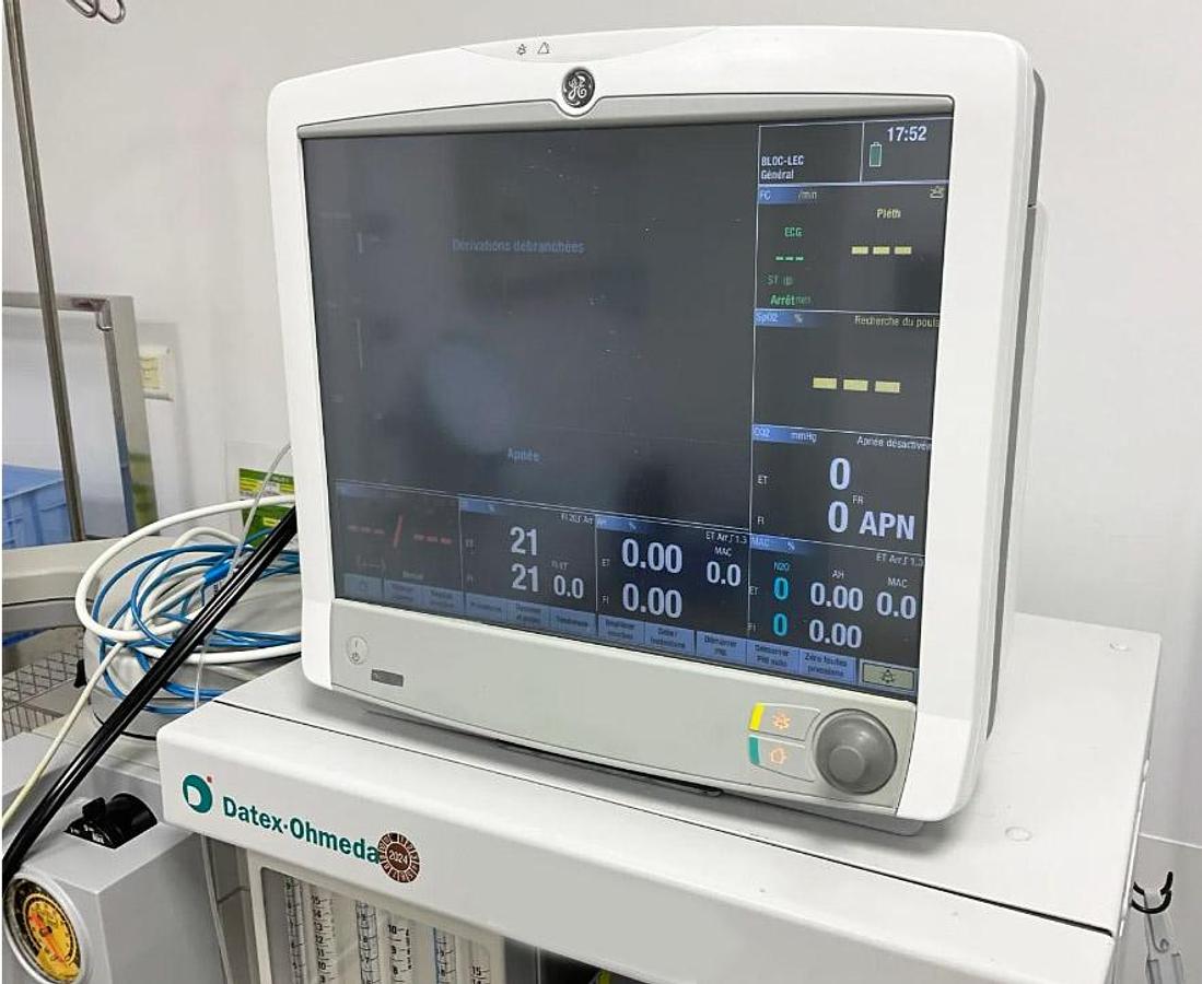 original-d-occasion-station-complete-respirateur-d-anesthesie-mobile-datex-ohmeda-aestiva-5-7900.jpg