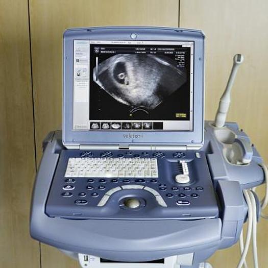 Used GENERAL ELECTRIC VOLUSON-i PORTABLE ECHOGRAPHY ON TROLLEY WITH 2 CONVEXAL AND ENDOVAGINAL PROBES
