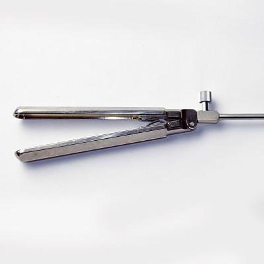 NEEDLE HOLDER KARL STORZ 26173SA SZABO BERCI FLAMINGO ASST WITH CURVED CLIP