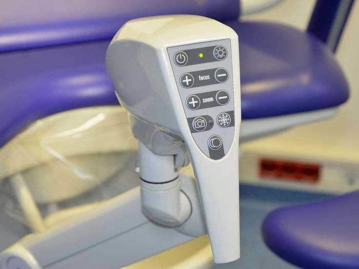 Used GYNECOLOGICAL WORKSTATION COMPOSED OF A GYNECOLOGICAL CHAIR, A VIDEO COLPOSCOPE, AN LCD SCREEN, AND A LINET BORCAD GRACIE MODEL INSTRUMENT TROLLEY