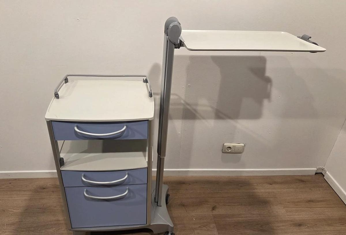 Rénové TABLE DE CHEVET avec ADAPTABLE REPAS STIEGELMEYER modele VITANO