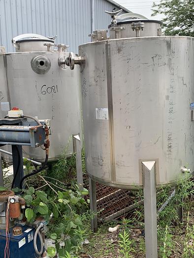 Used 200 GALLON/750 LITER MUELLER TANK – S/S – #6080