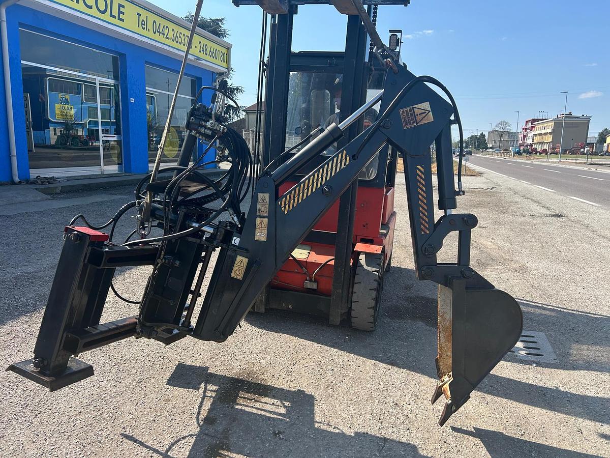 Usato escavatore per trattore agricolo con attacco al 3 punto