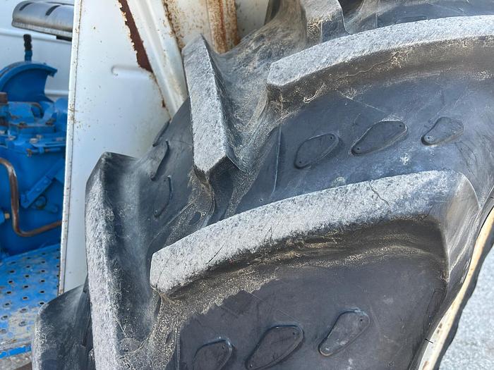 Usato Ford 4630 con caricatore e benna