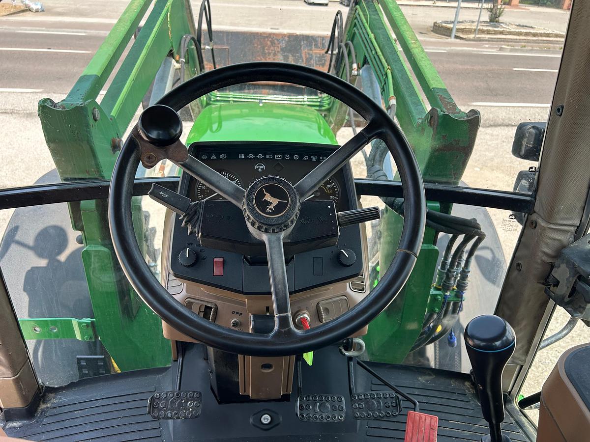 Usato John Deere 6200 AS- caricatore Angeloni con benna