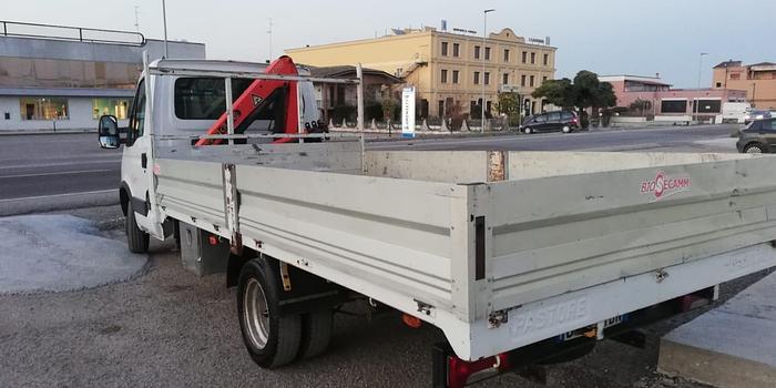 Usato Autocarro Iveco Daily 35- patente B