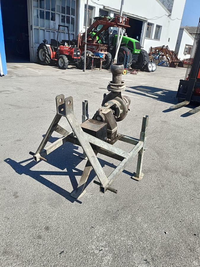 Usato pompa Caprari mec D 265 con cavalletto