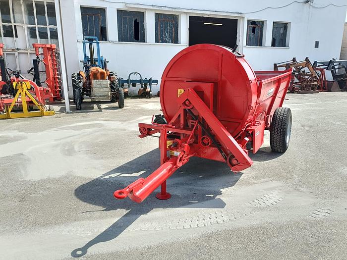 Usato Spandiletame Annovi tipo A40 da vigneto