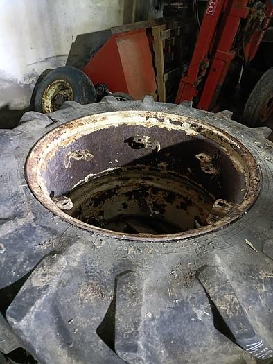 Usato Gomme varie misure per trattore agricolo
