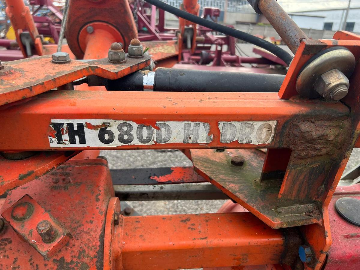 Usato Ranghinatore voltafieno Fella TH 680 D Hydro