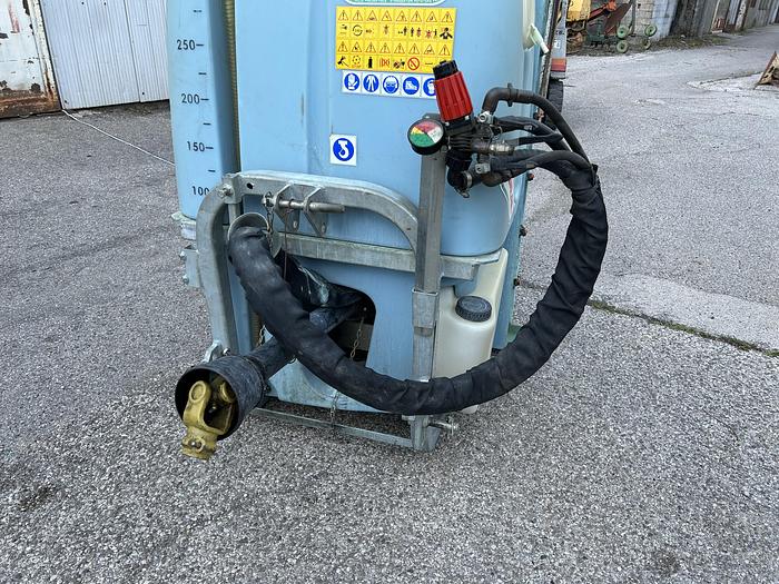 Usato Botte da diserbo Ideal Alpine 3 quintali