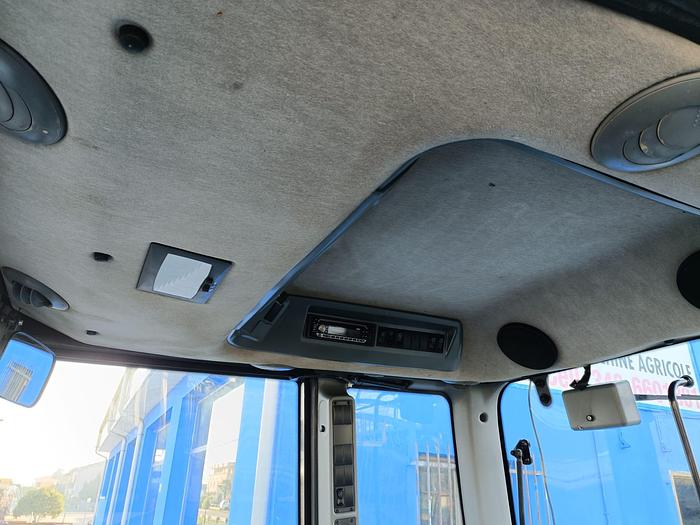 Usato Valtra N92 con caricatore Valtra 45