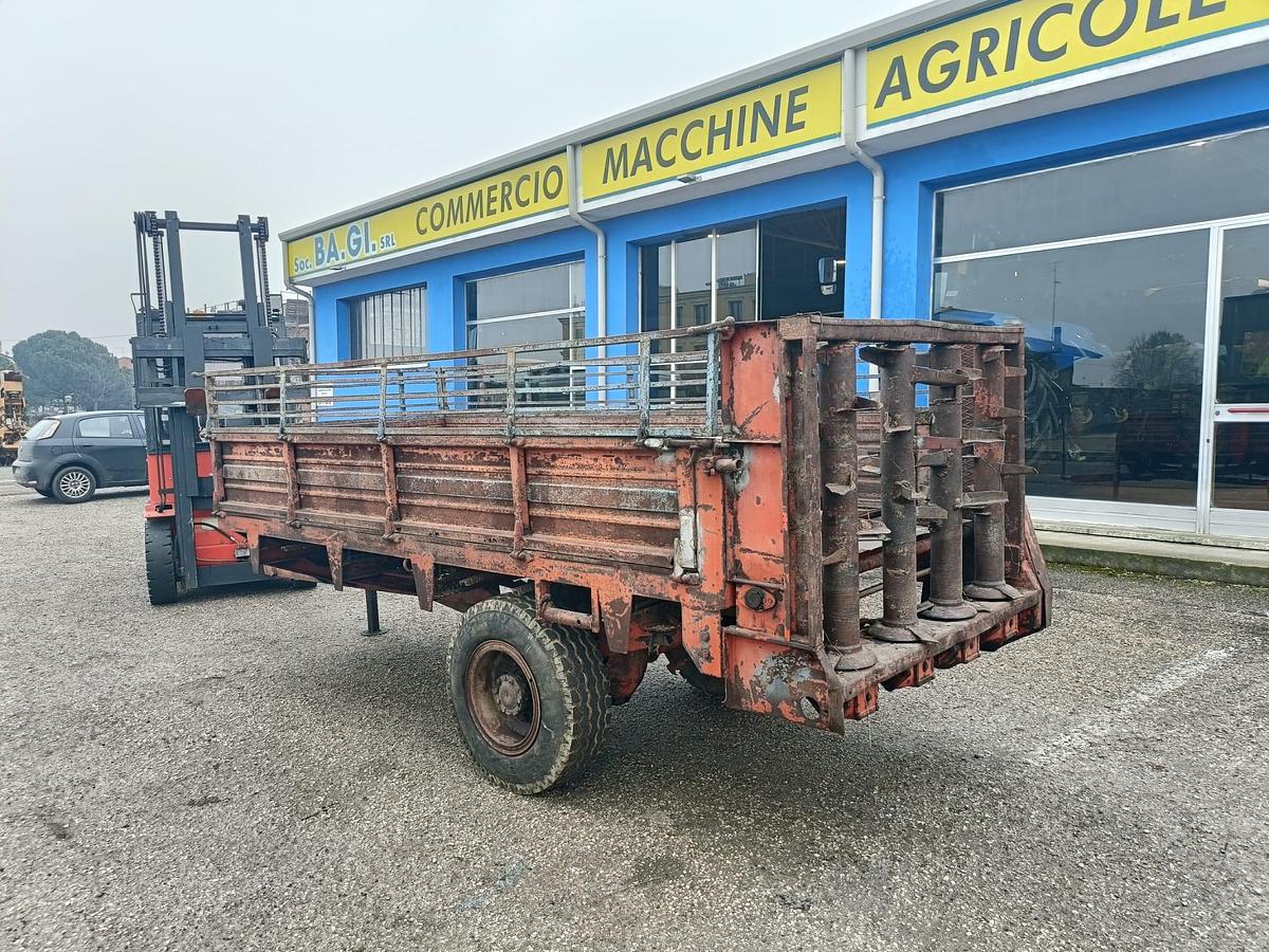 Usato spandiletame da vigneto o frutteto Setti- targa e libretto