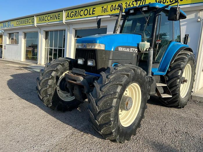 Usato New Holland 8770- CV 190- anno 2001