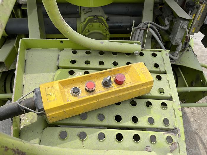 Usato Rotopressa Claas Variant 180 anno 2009