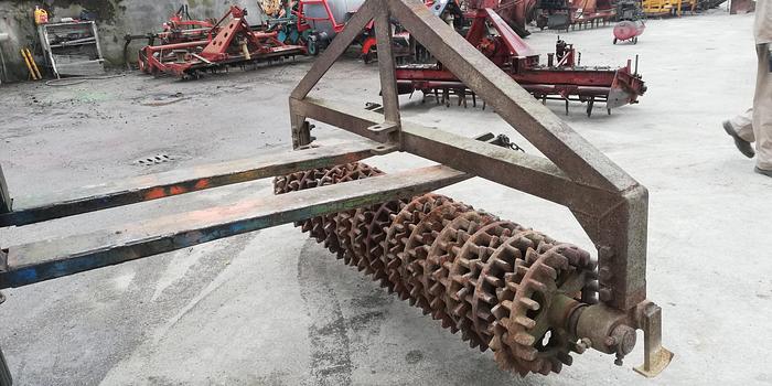 Usato Rullo cilindrico con attacco al 3 punto