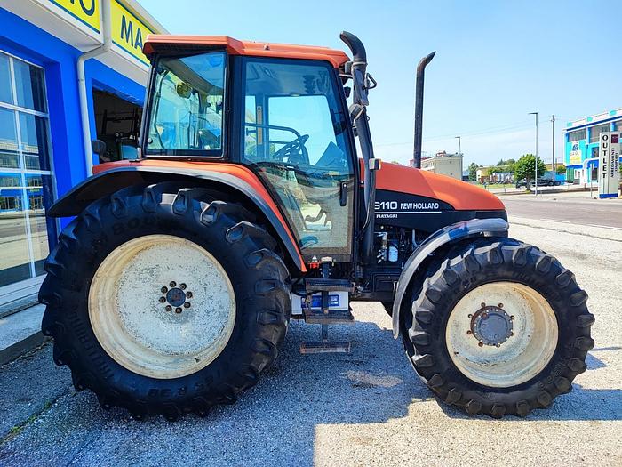 Usato New Holland TS 110-5400 ore-4 cil.-fr.aria 200q