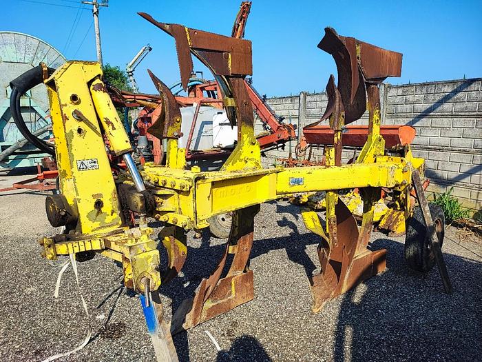 Usato Aratro bivomere pesante Moro