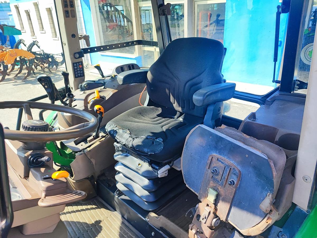 Usato John Deere 5820 caricatore JD 551