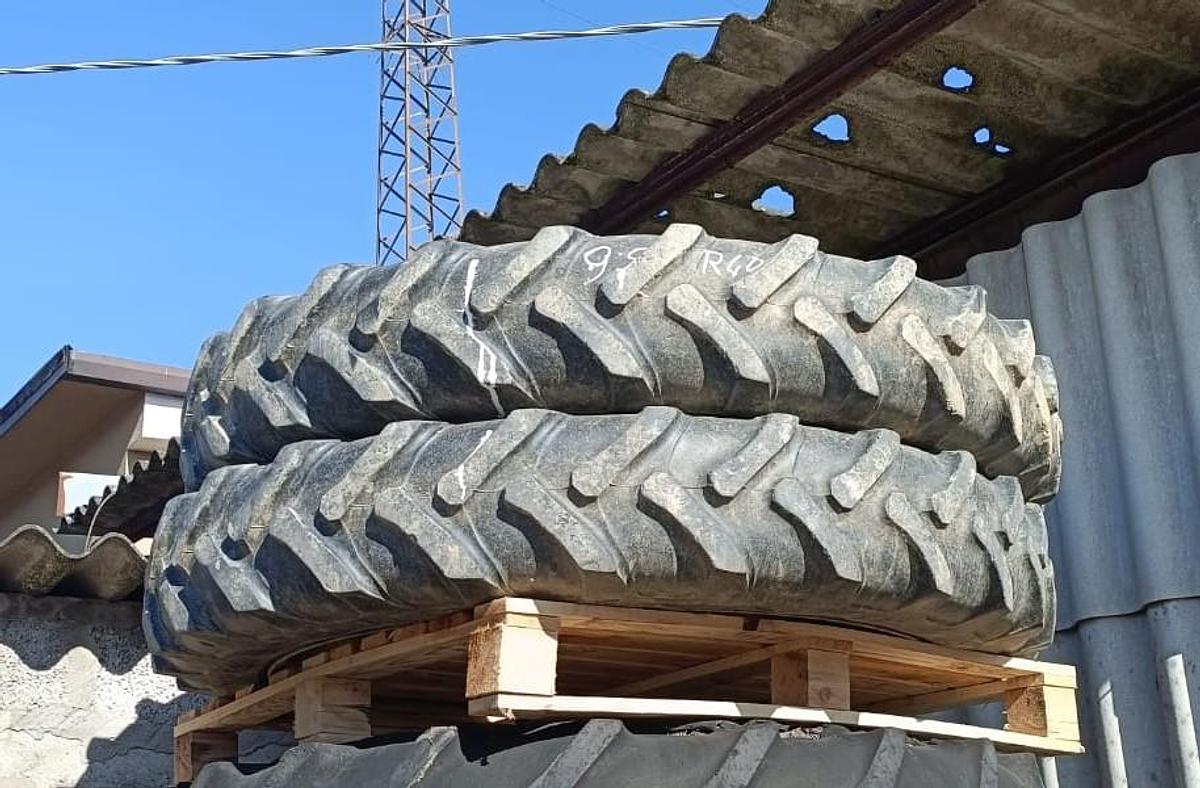 Usato Gomme varie per trattore agricolo o rimorchio (3)