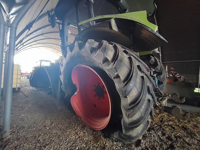 Usato Claas Arion 650 Mother reg.-INCIDENTATO