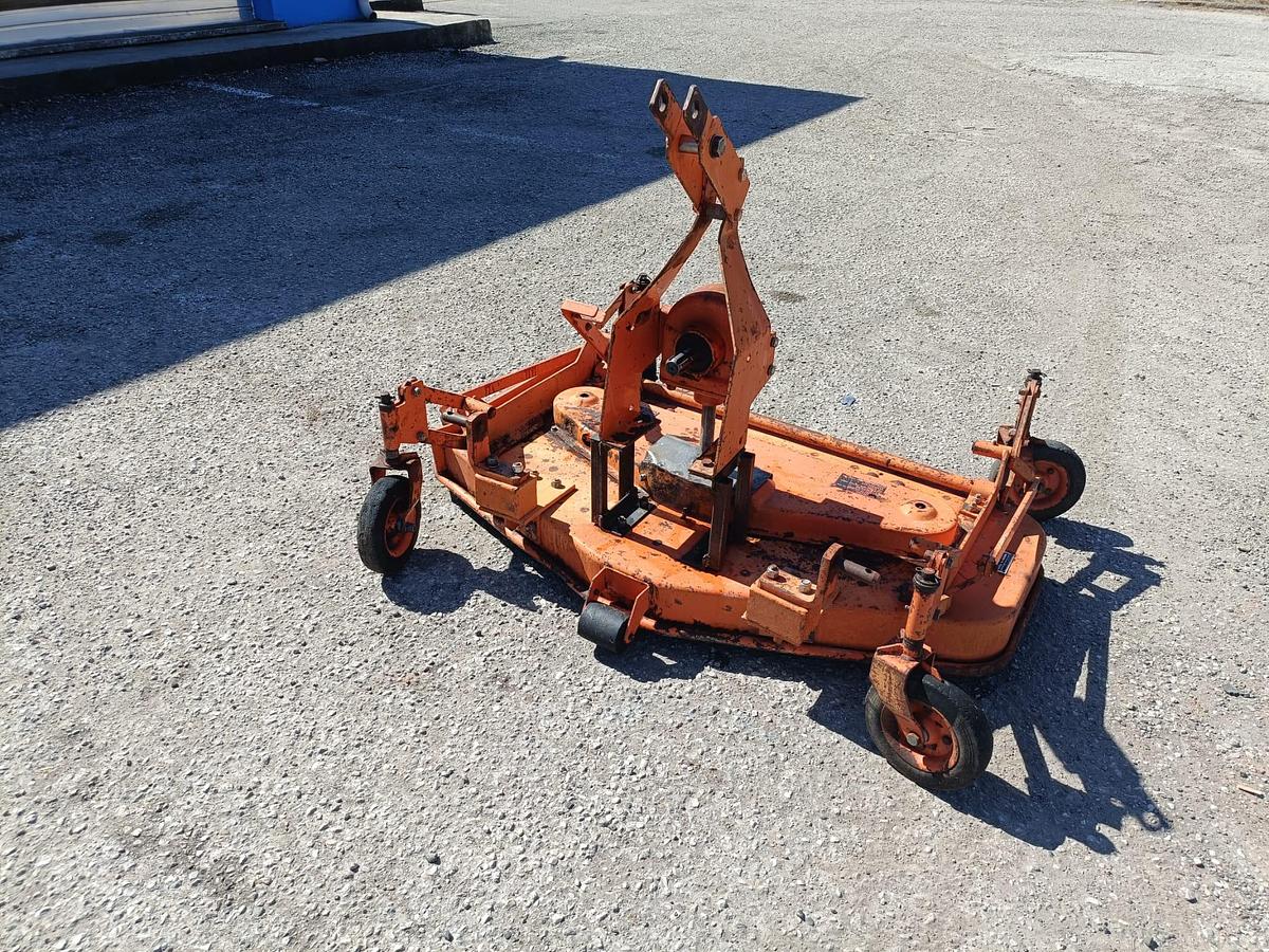 Usato piatto tagliaerba Kubota da 1,30m