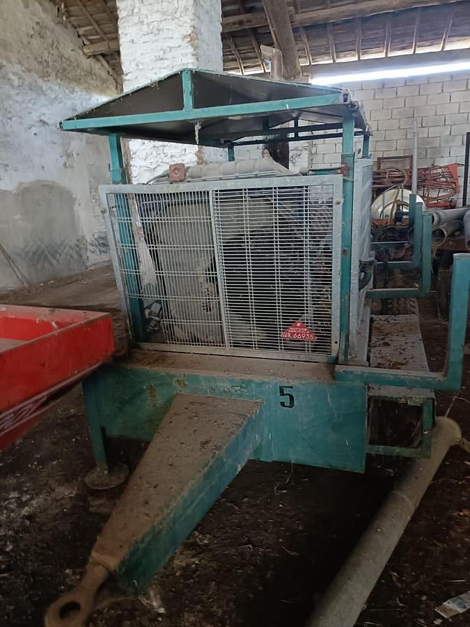 Usato gruppo motopompa con motore da camion 6 cilindri