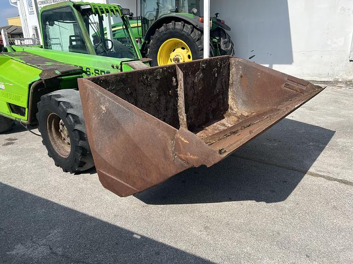 Usato Merlo P 26.6 SP- anno 2003- con benna