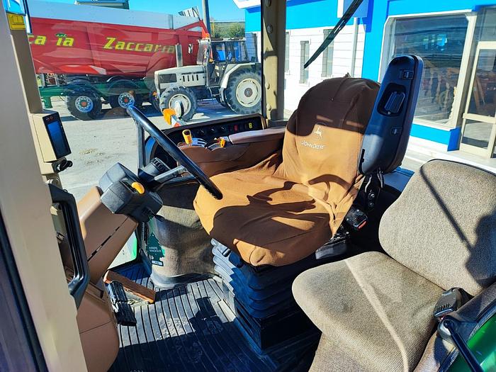 Usato John Deere 8330 -cambio e motore nuovi