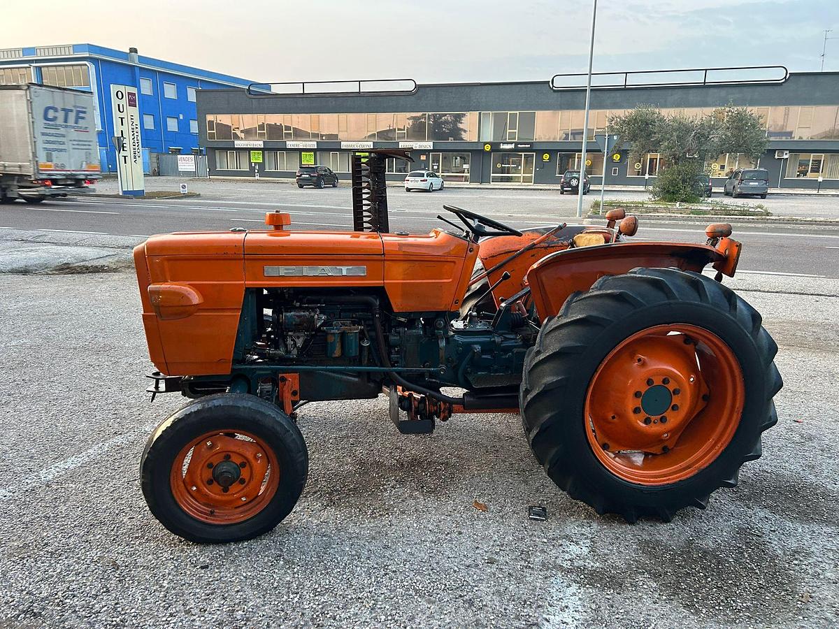 Usato Fiat 415 con barra falciante