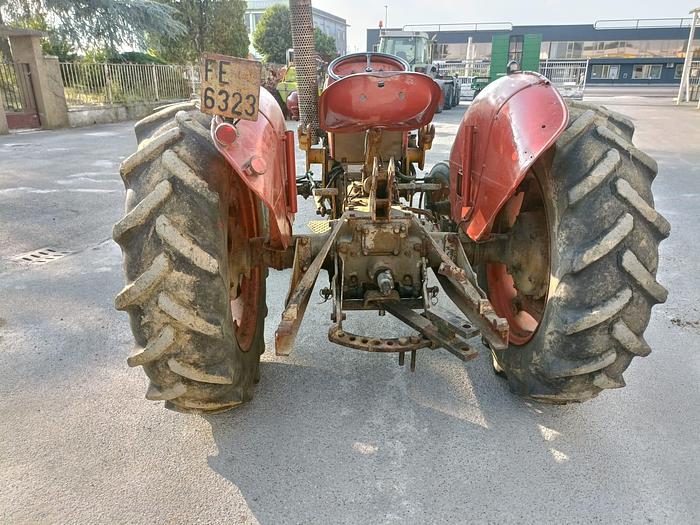 Usato Fiat 411 con idroguida e arco di protezione