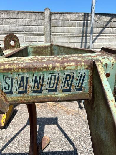 Usato Ripuntatore pesante ad un ancora Sandri