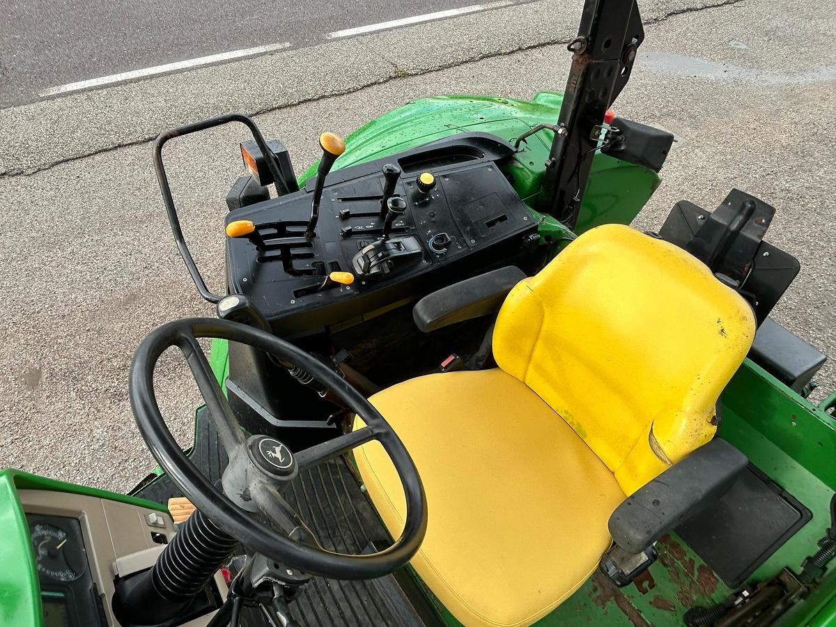 Usato John Deere 6630 con caricatore JD653