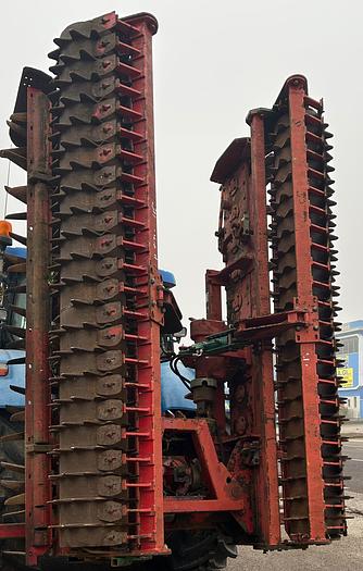 Usato Erpice rotante Kverneland piaghevole da 6 m