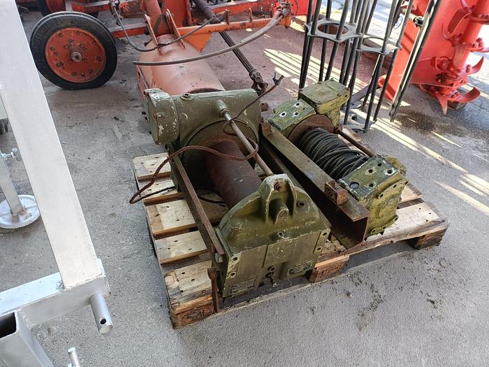 Usato N 2 verricelli idraulici