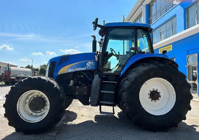 Usato New Holland TG 285-CV 315-ore 11052-anno 2005