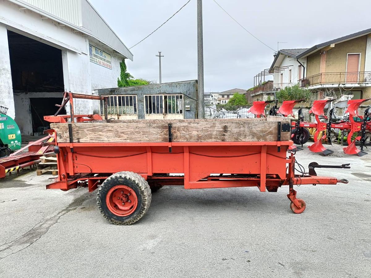 Usato Spandiletame per vigneto o frutteto trazionato