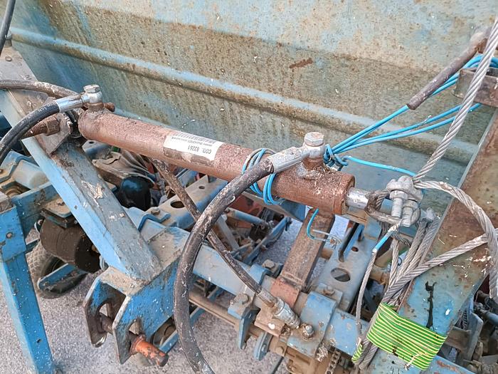 Usato Seminatrice a 6 file da soia marca OMS