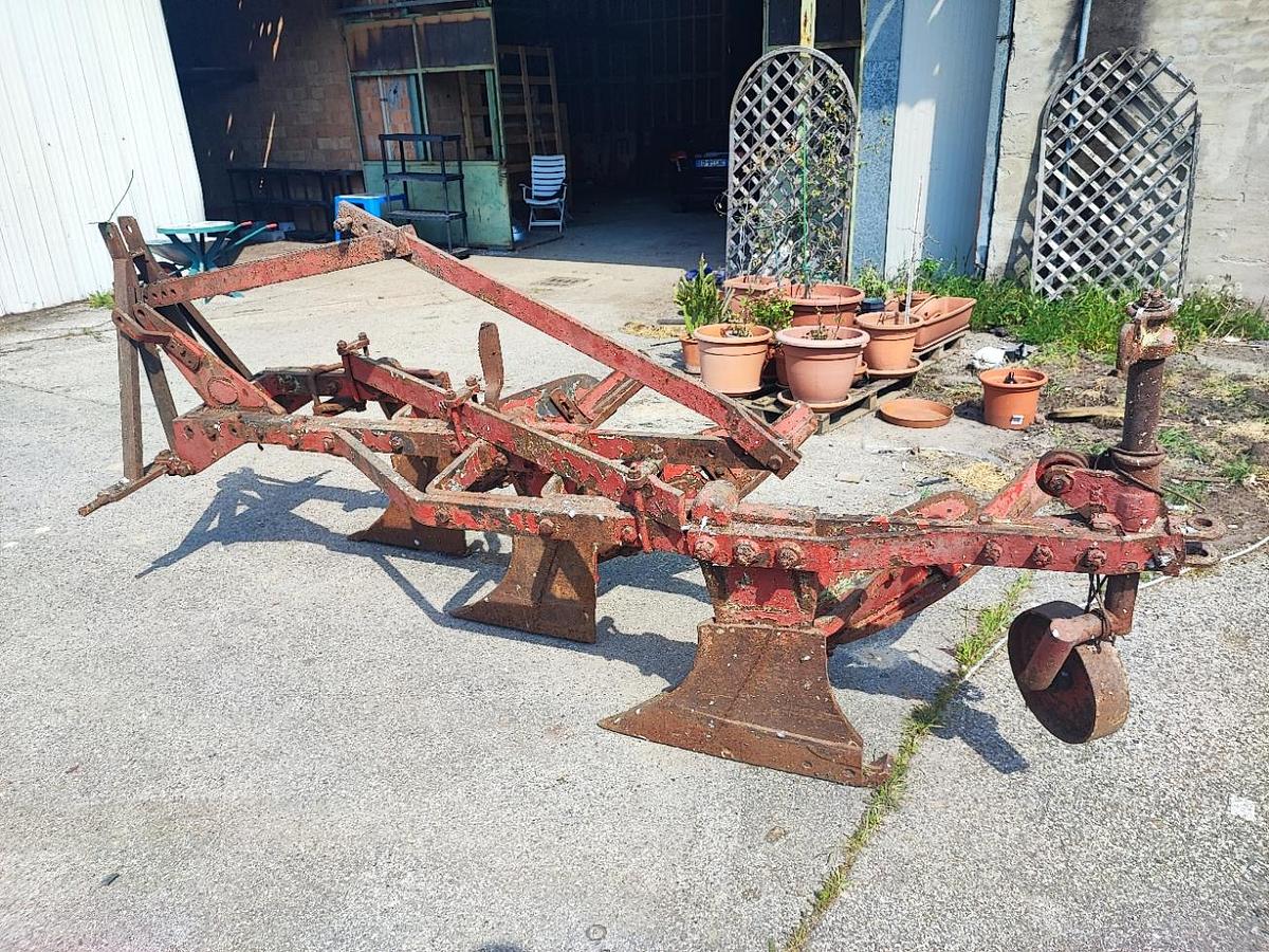 Usato Aratro trivomere Rossetto