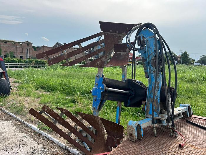 Usato Aratro monovomere De Franceschi con ali a stecche