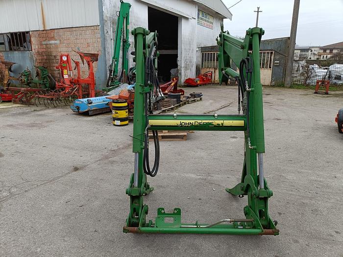 Usato Caricatore John Deere 583 con staffe e joystick