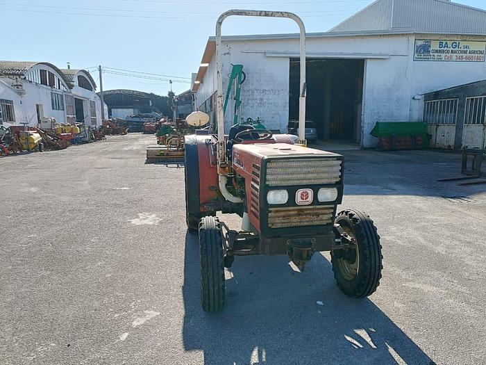 Usato Fiat 70-66 con arco di protezione abbattibile