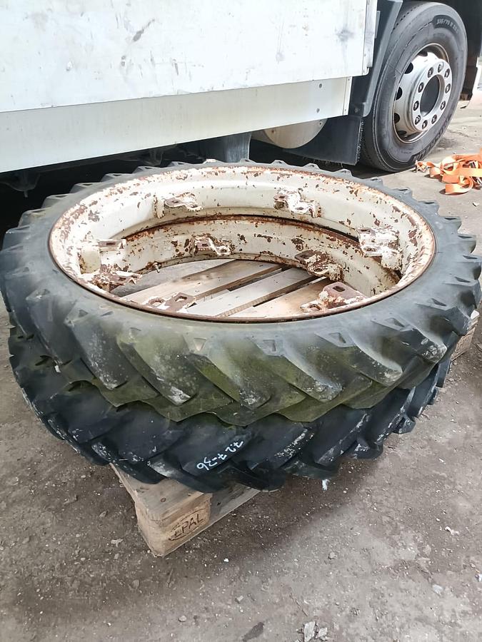 Usato Gomme varie per trattore agricolo o rimorchio (3)