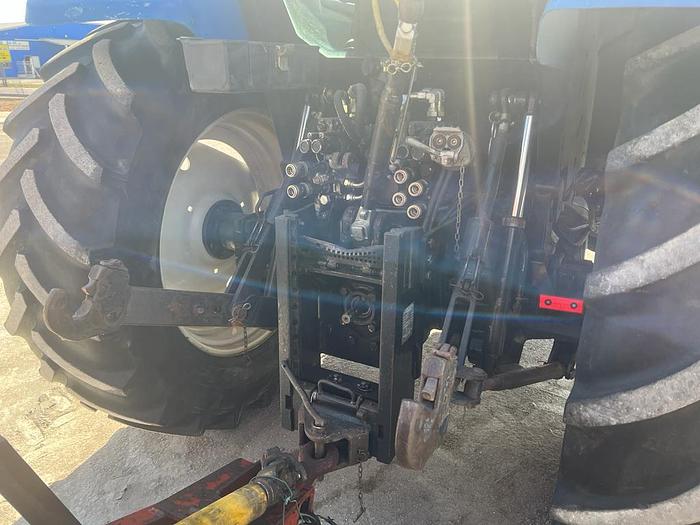 Usato New Holland TS 100 anno 2004 ore 6200 con caricatore