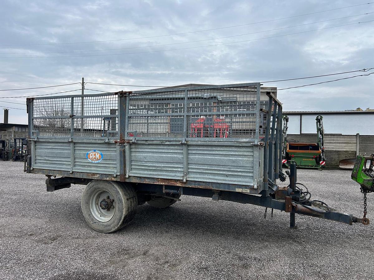 Usato Rimorchio agricolo 1 asse Rem- trilaterale- 60q