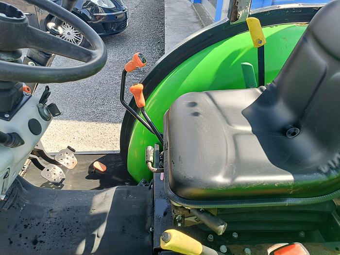 Usato Deutz Agroplus 320 con caricatore-ore 3000 circa