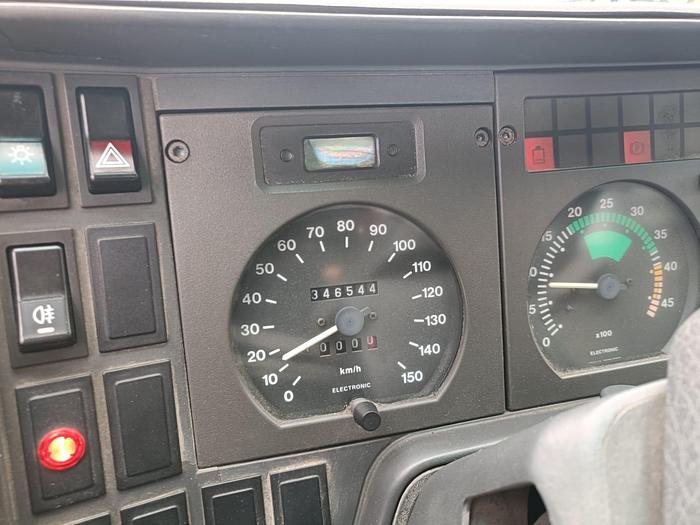 Usato Autocarro Iveco Daily 35 con gru- patente B