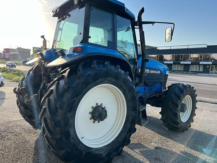 Usato New Holland 8770- CV 190- anno 2001
