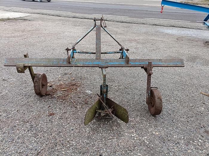 Usato Aratrino scalzatore assolcatore Spedo